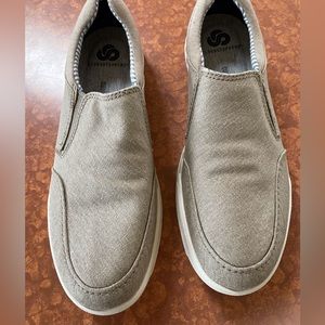NIB Men’s CLARKS Cloudsteppers Slip On Shoes